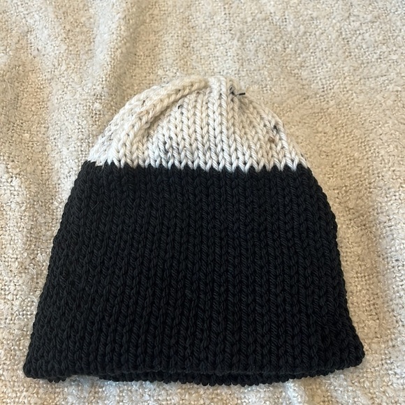 Handmade Knit Baby Beanies - Picture 3 of 3